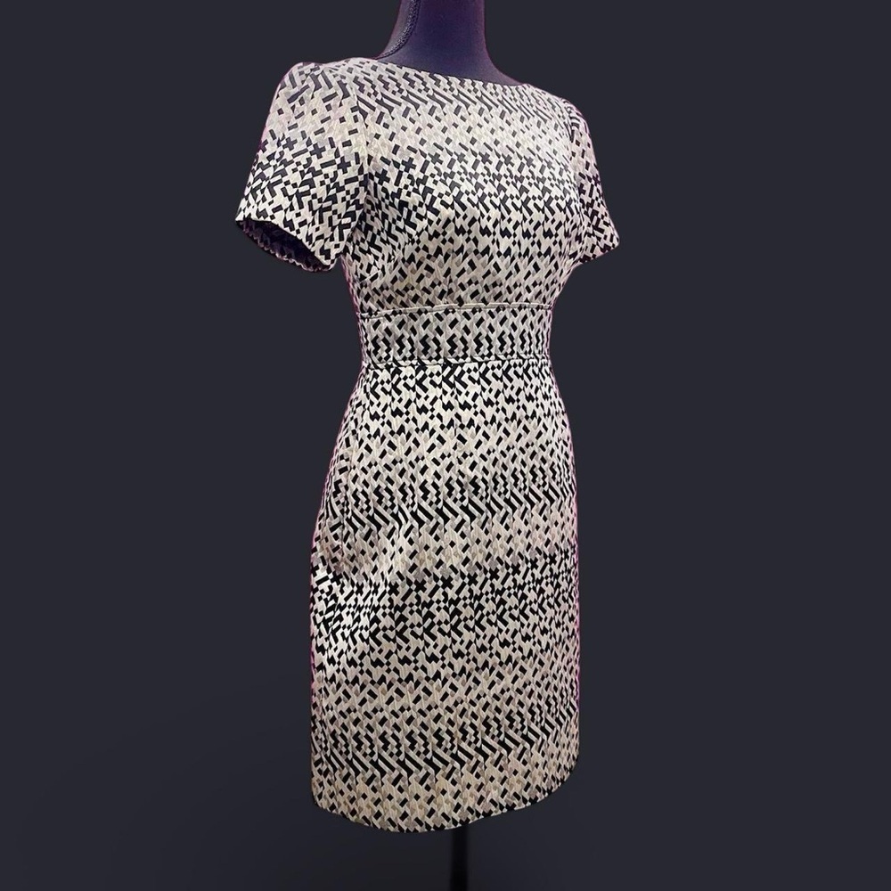 Vince Camuto Gold Black Sheath Jacquard Dress Geometric Size 2